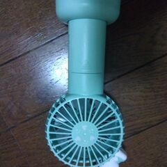 ポチャッコの手持ち電池式扇風機の画像