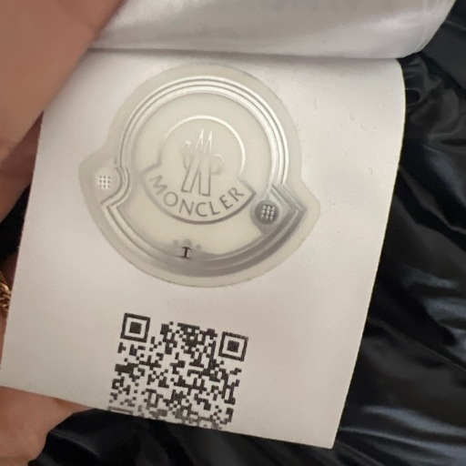 MONCLER ダウンジャケット 黒