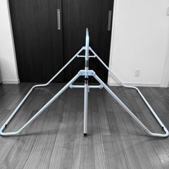 鉄棒　高さ調整可　白　室内の画像