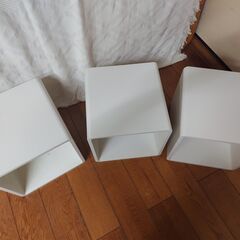 世田谷区近辺配送可能　　3点セット　35㎝角　四角　　キューブ型収納ボックス　オープンシェルフ　の画像