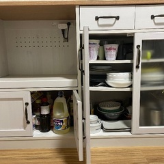 【引取限定】食器棚の画像