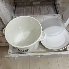 ホーロー製　米櫃
の画像