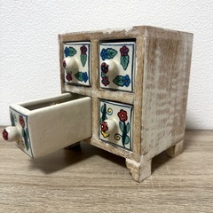 アンティーク小物入れの画像