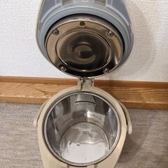 電気ポットの画像