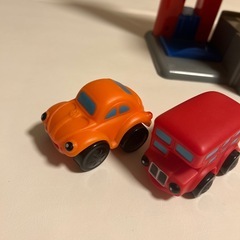 車のおもちゃ⭐︎ベビザラス⭐︎車に興味を持ち始めた男の子⭐︎toptots（トップトッツ）シティガレージ　プレイセットの画像