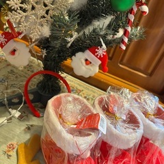 クリスマスツリーカチューシャ５個
サイコロの画像