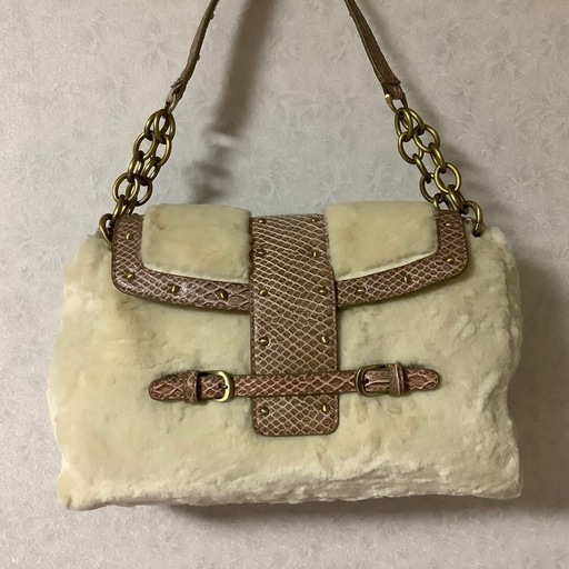 未使用　自由区　AREA FREE バッグ　ハンドバッグ　フェイクムートン調