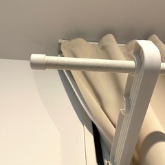 窓枠物干し つっぱり式の画像