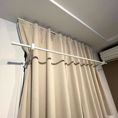 窓枠物干し つっぱり式の画像