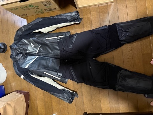 Dainese ladies 革ジャケット、パンツ