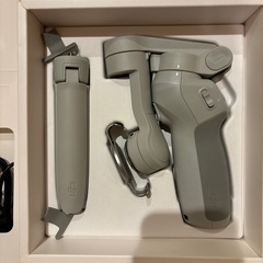 DJI OM4（CP1） スマートフォン用ジンバル スタビライザーの画像