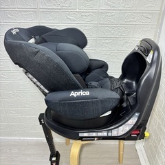 🉐　清掃 手洗い済み　美品✨ aprica ディアターン プラス isofix ベット型 ⭐️ になる チャイルドシート  isofix 固定　の画像
