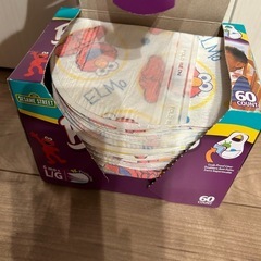 コストコ　使い捨てエプロン　エルモ　の画像