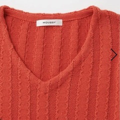 【美品】 AZUL moussy  ニット Vネック セーター トップス 長袖 レディース ファッション 赤 ショート丈 の画像