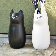 ねこ 傘立て(ホワイト)陶器 マットの画像