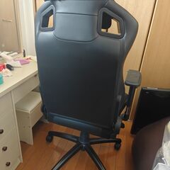 ゲーミングチェアの画像