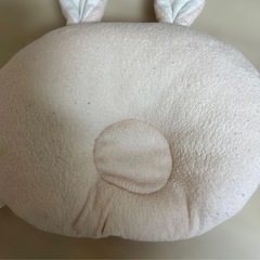 西松屋ベビー枕うさぎ新生児寝具ピンク女の子ドーナツ枕絶壁防止頭の形ピロー向き癖の画像