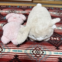 うさぎ、ぶた　ぬいぐるみの画像