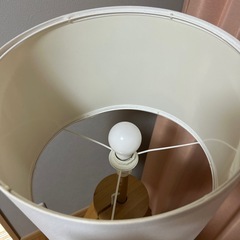 IKEA スタンドライトの画像