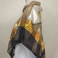 スカーフ　ブラウンの画像