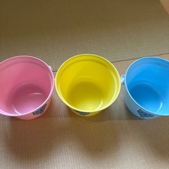 子供　バケツの画像