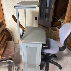 パソコンデスクの画像