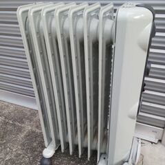 配達可!!De'Longhi(デロンギ) オイルヒーターHJ0812の画像