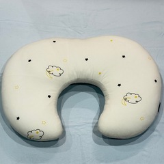 美品　授乳クッション　補充綿つきの画像
