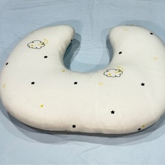 美品　授乳クッション　補充綿つきの画像