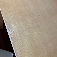 テーブルとイスの画像