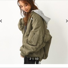 RODEO CROWNS リバーシブルフードオーバーMA-1 カーキの画像