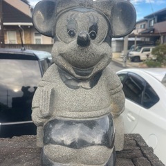 レア　　ミッキーマウスミニーマウス石像の画像
