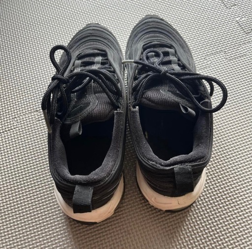 ブラック スニーカー ラウンドトゥ　NIKE エアマックス　97
