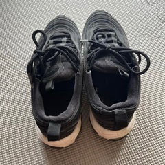 ブラック スニーカー ラウンドトゥ　NIKE エアマックス　97の画像