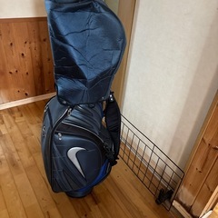 ナイキゴルフバックの画像