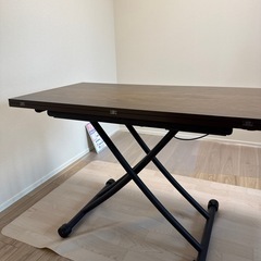 昇降式テーブルの画像