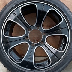 200系ハイエースで使用タイヤホイールの画像