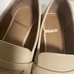 ★中古★H&M★ベージュローファー 合成皮革３６サイズ２３〜２３・５㎝の画像