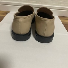 ★中古★H&M★ベージュローファー 合成皮革３６サイズ２３〜２３・５㎝の画像