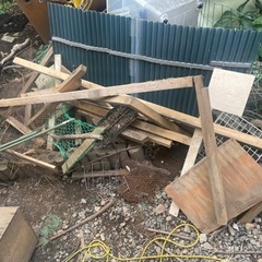 廃材　全部持っていってくださる方　鶏小屋　金網　薪　冬囲い　ガーデントレリスなどに　の画像