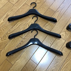 ハンガー　　　中古　5本の画像