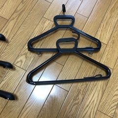 ハンガー　　　中古　5本の画像