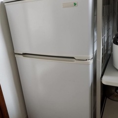 洗濯機、電子レンジ、冷蔵庫の画像