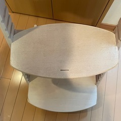 ベビーチェア　木製／使用感あり／犬の噛み跡ありの画像
