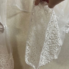 ホワイトシフォンケープ・刺繍、リボン付き　ブライダル　ウエディングドレスの画像