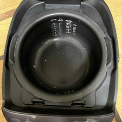 炊飯器5.5合 JPK-10E8   2021年の画像