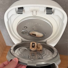 東芝真空圧力IHジャー炊飯器5.5合炊きの画像
