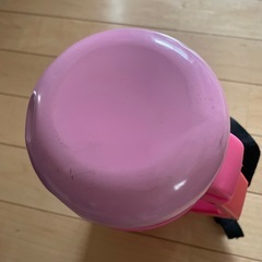 ディズニー　ミニーちゃん　ピンク　大きめ　コップ付き　水筒　中古品の画像