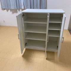 食器棚の画像