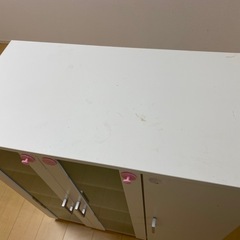 食器棚の画像